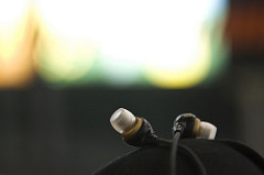 In-ear headphones are better than headphones for travelers