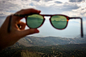 viewing mountains from polarized sunglasses