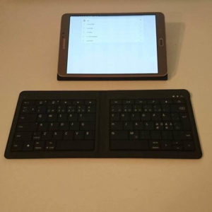 Bluetooth keyboard connected with an ipad