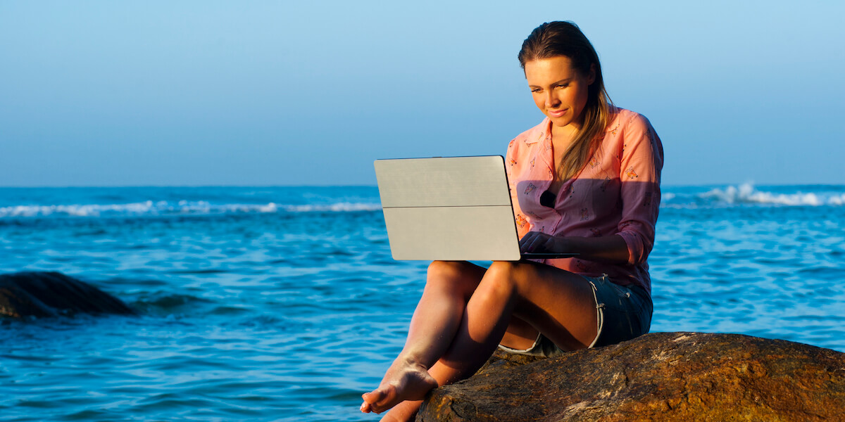 Why (And How) Digital Nomads Should Create Online Courses